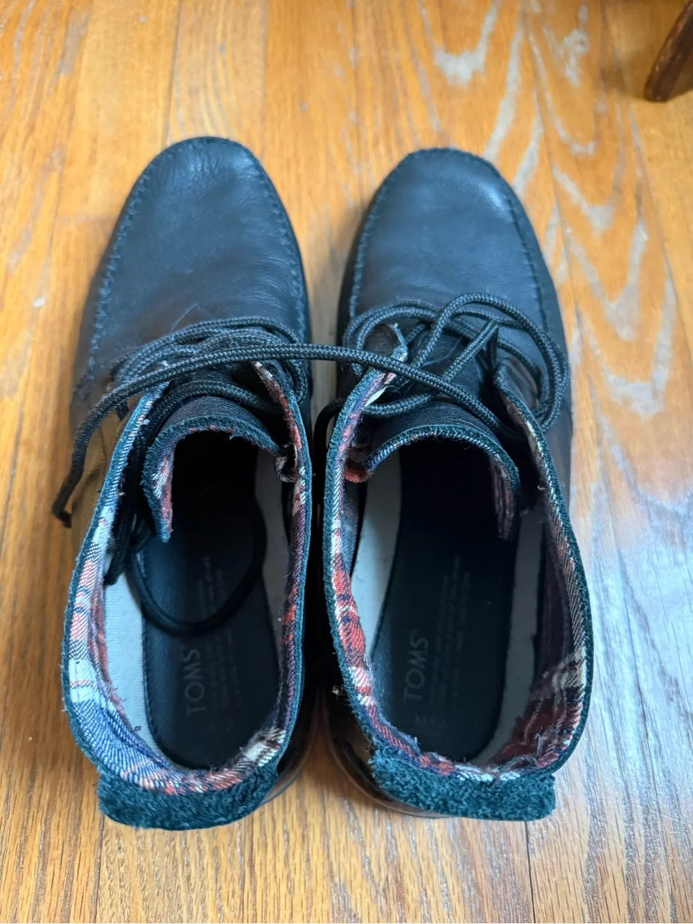 Toms Black Leather Chukka Boots with Plaid Lining